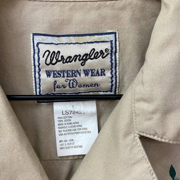 Vintage Wrangler Western Wear Embroidered Button Down Shirt - Picture 2 of 7